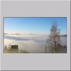 Bau,-Haus-im-Nebel.jpg